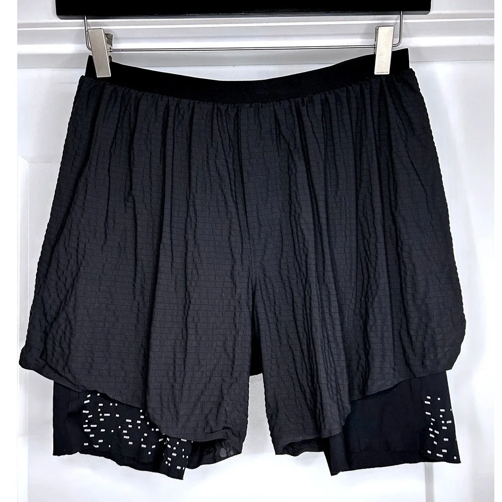 Lululemon Lab Mens 2-in-1 Running Shorts Black Textured Reflective Liner 30
